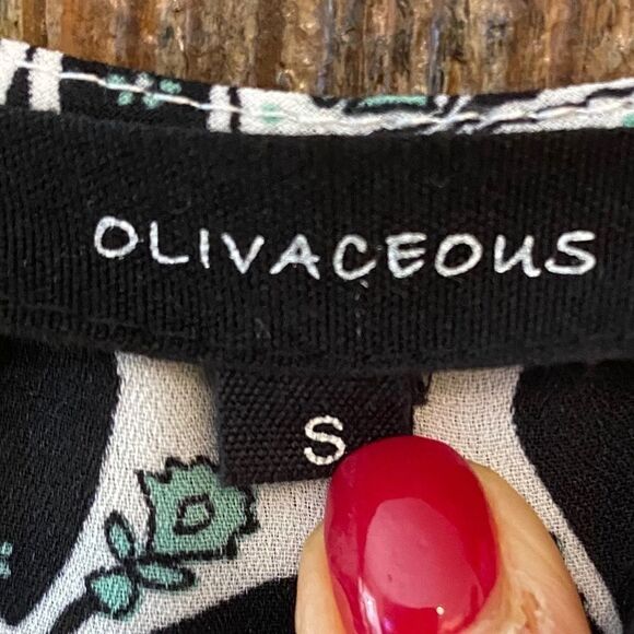 Olivaceous S Green Black Paisley Flowy Sleeveless Summer Relaxed Side Slit Top - Picture 8 of 8